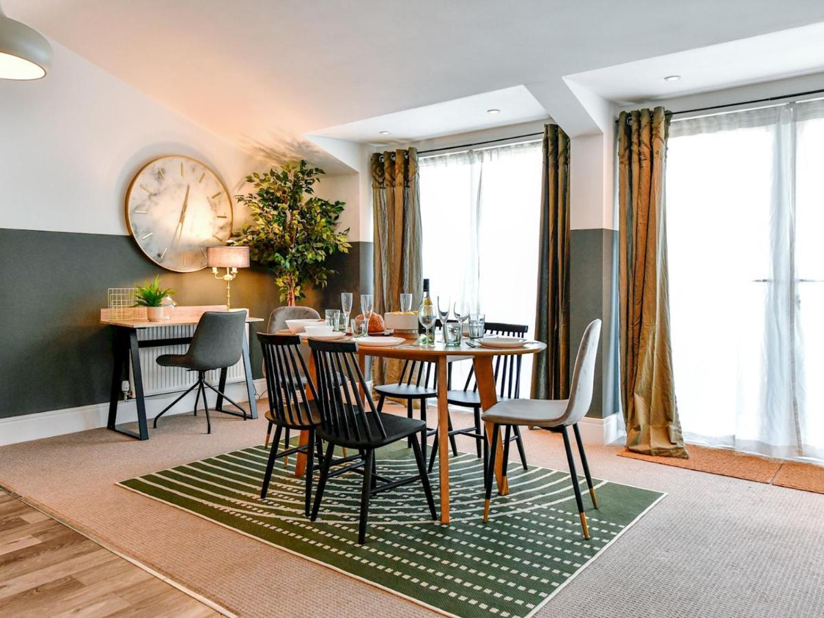 Pass The Keys Perfectly Located Stylish 2 Bed Home With Parking Newport  Exteriör bild